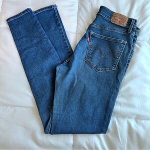 Levi’s 720 High Rise Skinny Ripped Jean Women’s